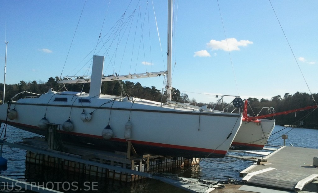 En Catamaran in marina